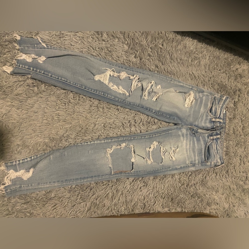 American Eagle Outfitters Light Blue Distressed Skinny Jeans